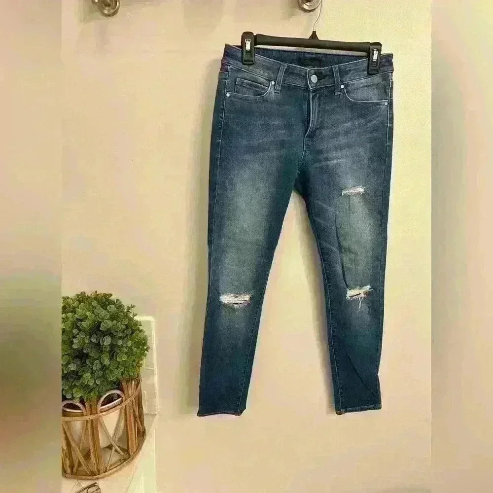 Uniqlo woman's jeans size 26.
